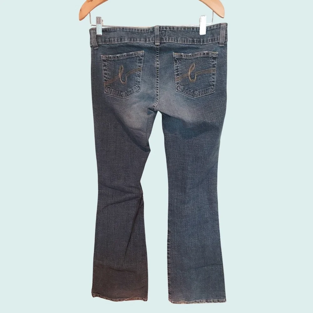 Bebe Vintage Y2K Low Rise Flare Jeans‎ Medium Wash Denim Patch Pockets Size 29